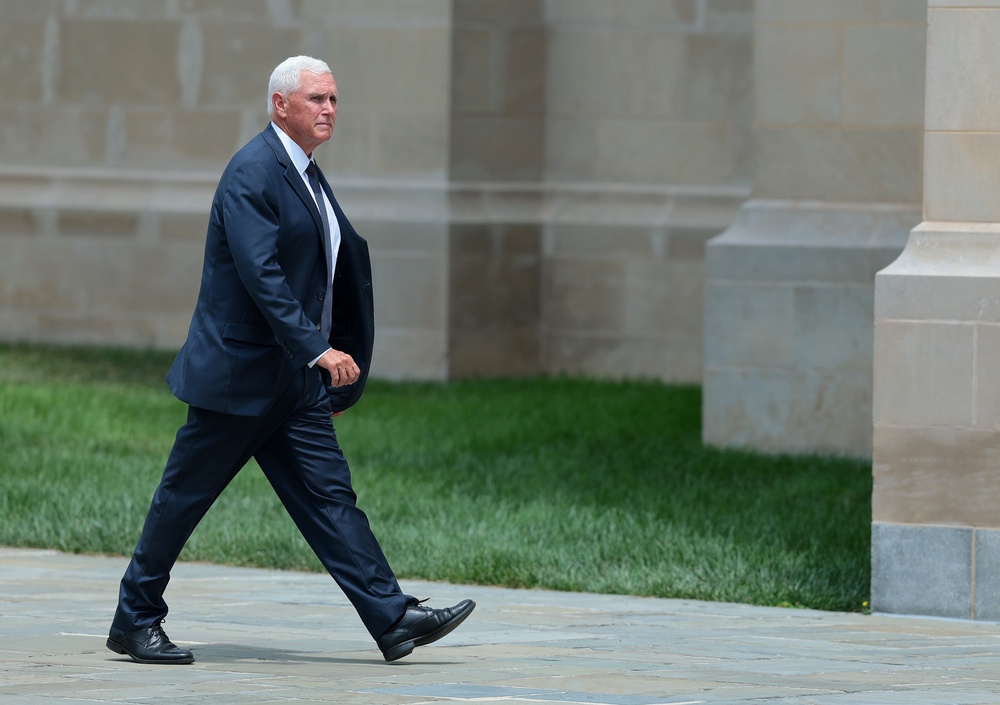 Mike Pence appeared on CNN Sunday to argue for his former boss, President Donald Trump, bringing the Iran war to a decisive end (Getty)