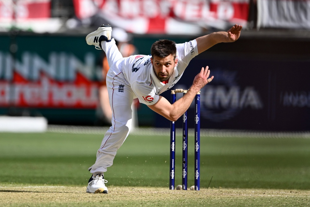 The England fast bowler Mark Wood is teetotal (Getty)