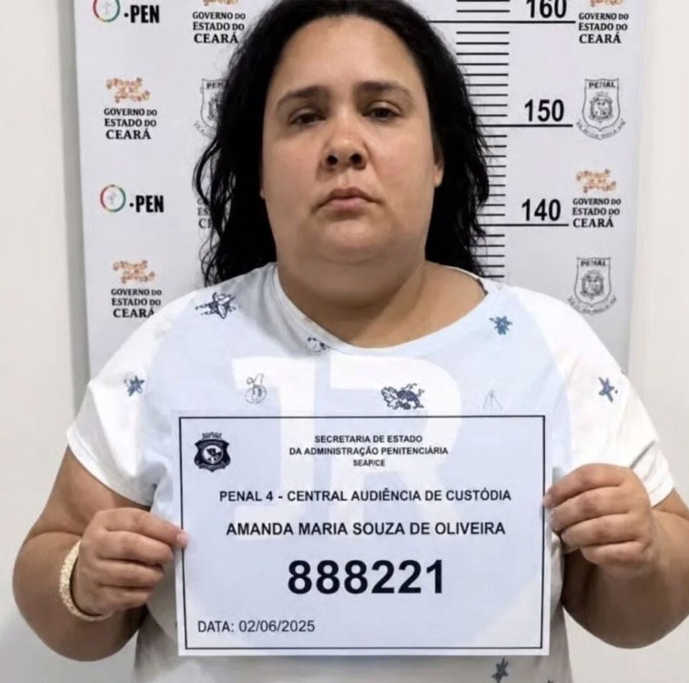 The police mugshot of Oliveira after her arrest in 2025 (Ceara Governor)