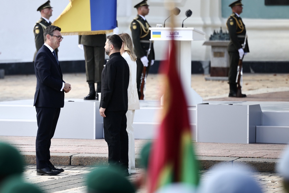 Ukrainian President Volodymyr Zelensky and his wife Olena Zelenska greet Prime Minister Andy Burnham (left) in Kyiv (Henry Nicholls/PA) (PA Wire)