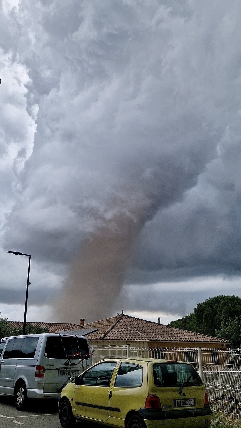 A large tornado moves through Verzeille in France (Social media)