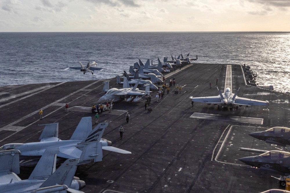 A U.S. Navy F/A-18E Super Hornet launches from the flight deck of the Nimitz-class aircraft carrier USS Abraham Lincoln in the Indian Ocean August 22, 2026 (US Navy)
