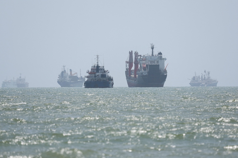 The president was reportedly told that Iran would close the Strait of Hormuz shipping route in the event of U.S. strikes (WANA)