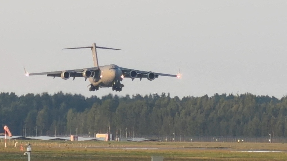 A C-17 Globemaster, believed to be carrying U.S. CIA Director John Ratcliffe, lands near Riga, Latvia, August 25, 2026 (X/@ALFREDSPODINS)
