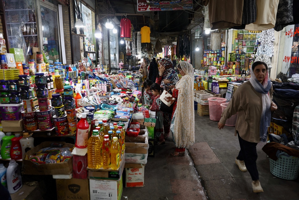 Iranian media maintains that Tehran’s economy will withstand US pressures (Reuters)