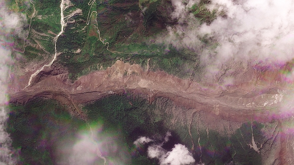 Image from: Nepal flash floods latest: Desperate search for 1,500 missing after disaster hits popular tourist route