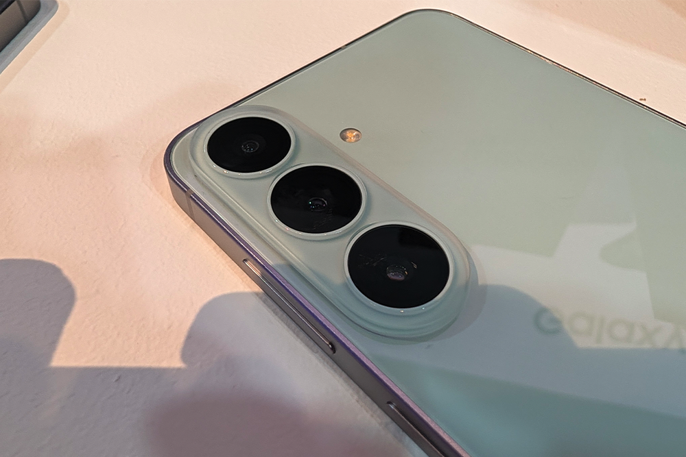 Samsung says it has improved image quality between 1x and 2x zoom and in the 3x to 30x zoom range (Alex Lee/The Independent)