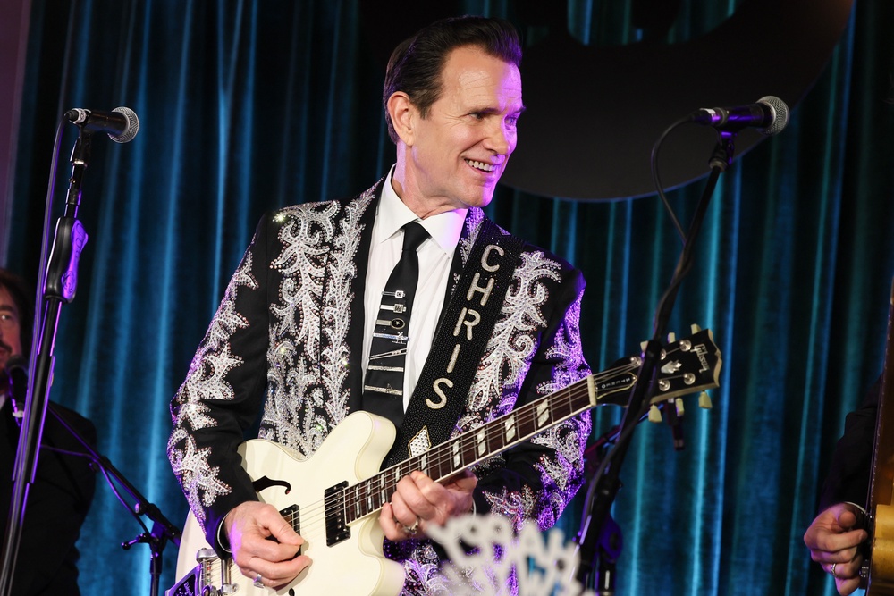 Chris Isaak honors Dolly Parton (Getty Images for Anzie Blue/Honda Powersports)