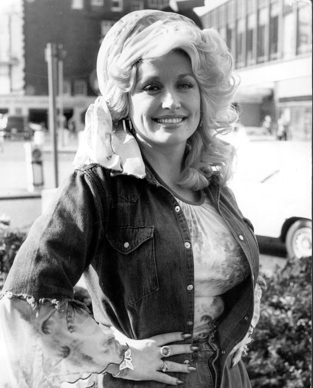 Dolly Parton in London on May 20, 1977 (Getty Images)