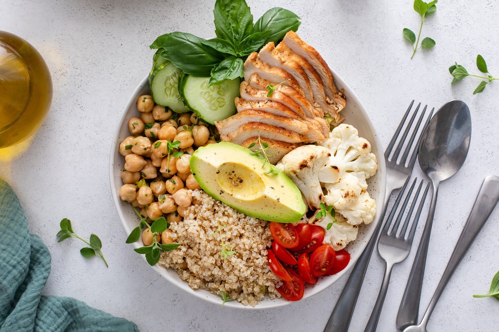 A substantial lunch can do more for afternoon energy than another coffee (Getty/iStock)
