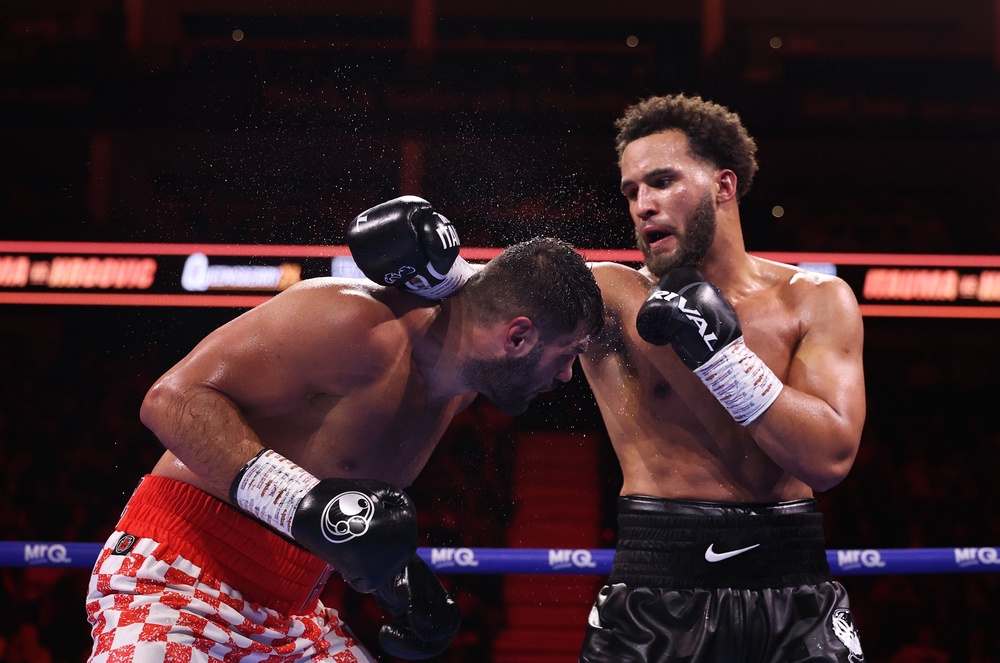 Moses Itauma and Filip Hrgovic exchange punches (Getty)