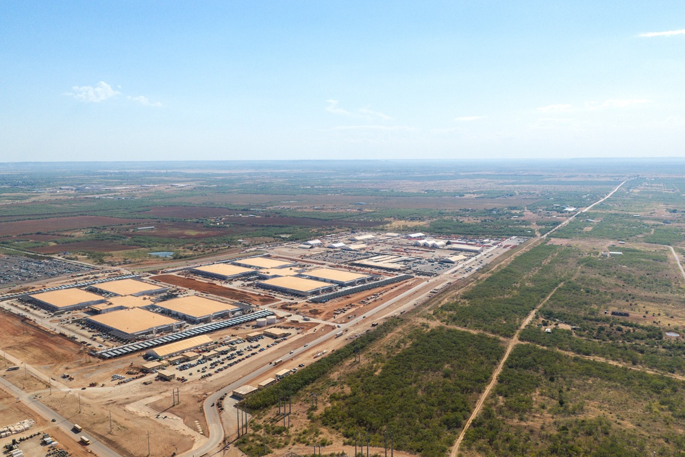 The sprawling Stargate Oracle AI data center in Abilene will cover about 400 million square feet and be operated by Oracle for OpenAI (Getty)
