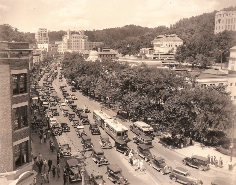 Central Avenue in Hot Springs was busy with tourists in the early 1930s (Visit Hot Springs)