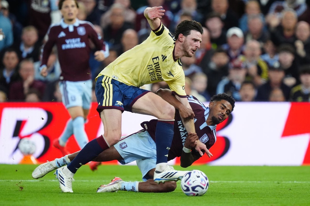 Image from: Aston Villa vs Arsenal LIVE: Arteta offers transfer update but Rice limps off in injury concern before Chelsea showdown