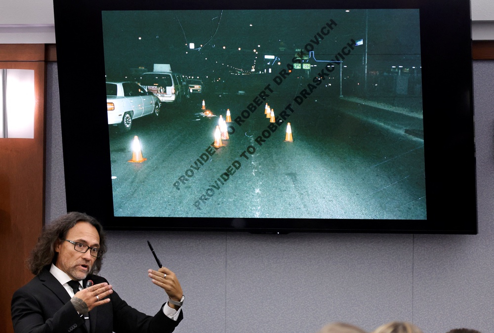 Michael Sanft, attorney for Duane Davis, makes closing arguments in the Duane Davis murder trial, related to the 1996 killing of rapper Tupac Shakur, in Clark County District Court at the Regional Justice Center in Las Vegas, Nevada, U.S., August 31, 2026.  REUTERS/Steve Marcus/Pool (Reuters)
