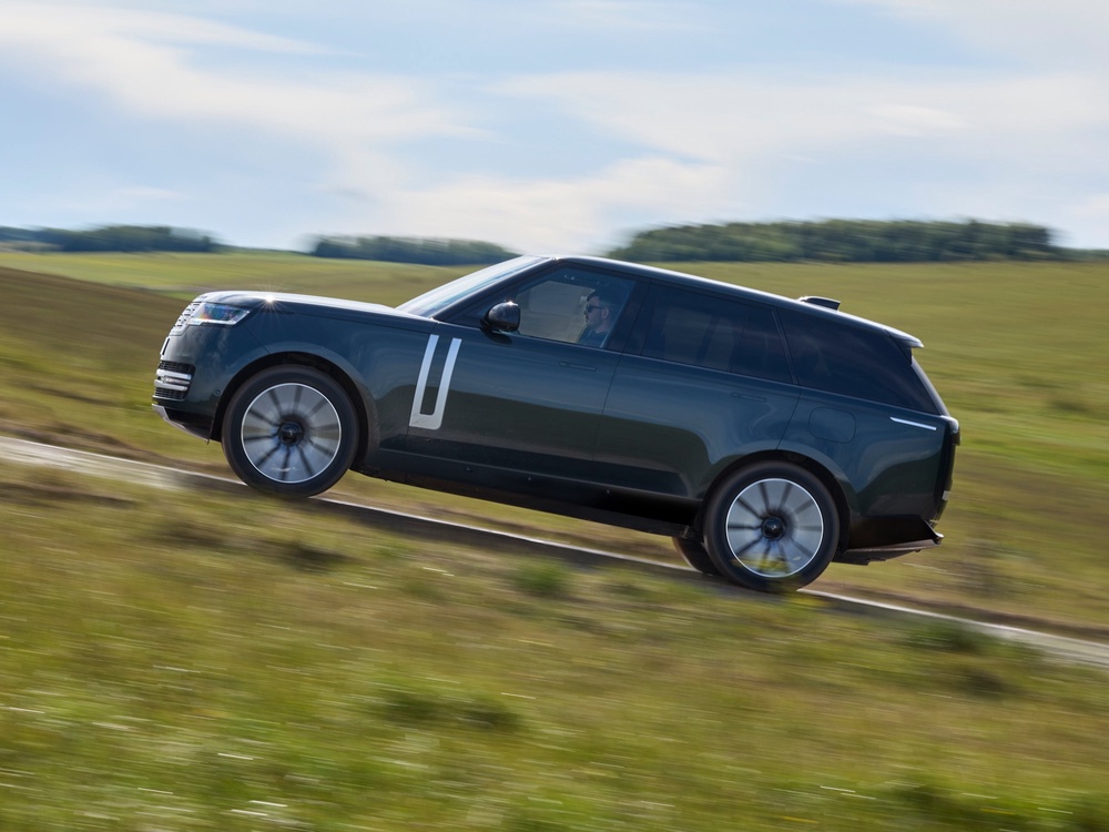 As well as an official claimed 372 miles of range, Range Rover also quotes a real-world figure of up to 333 miles (Range Rover)