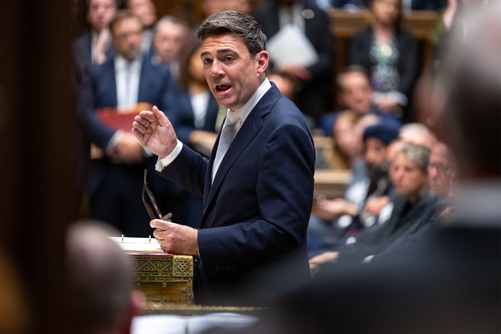 The PM removed his glasses at points (House of Commons)