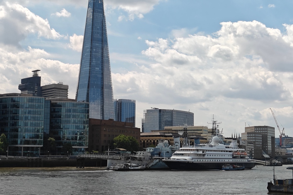 SeaDream II made a rare call in Tower Bridge, London in May 2025 (Marc Shoffman)