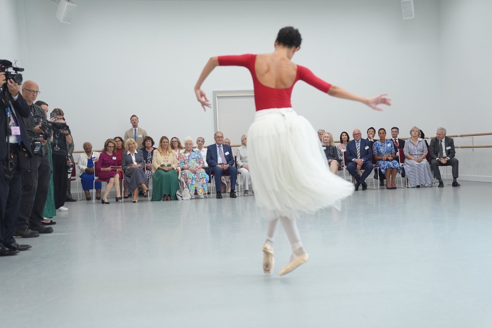 The Queen watching a ballet performance (Yui Mok/PA) (PA Wire)