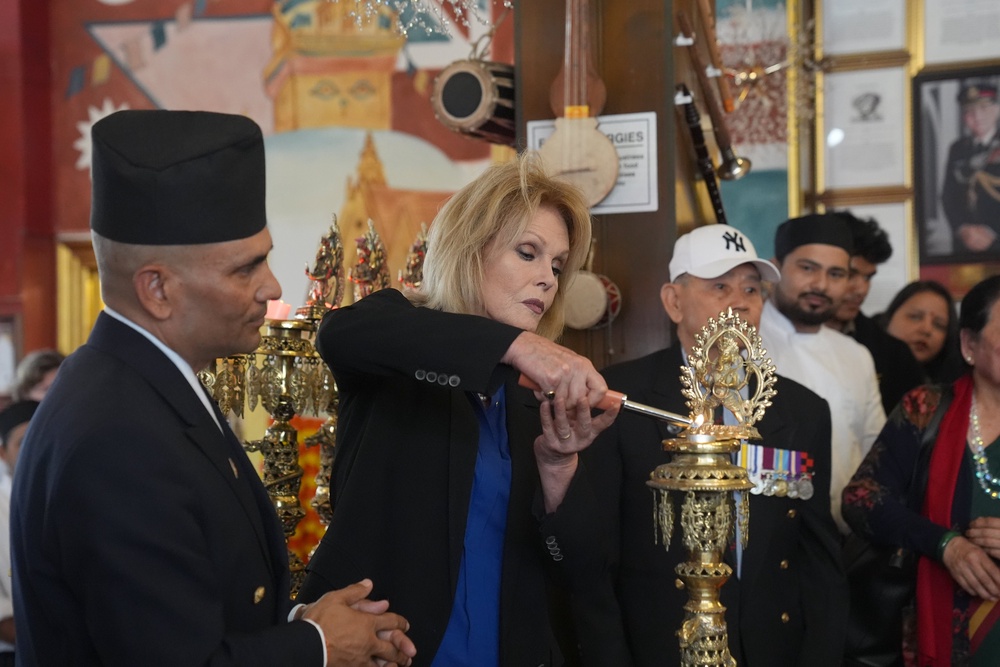 Dame Joanna Lumley joins members of London’s Nepalese community (Gareth Fuller/PA) (PA Wire)