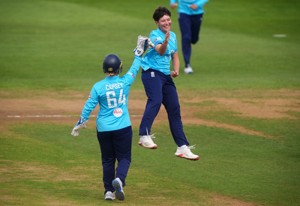 Issy Wong starred with the ball for England against Ireland (Mike Egerton/PA) (PA Wire)
