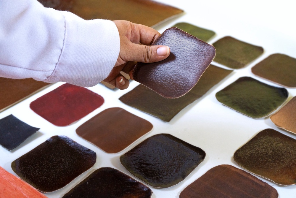 Shiringa Bioleather samples in a range of earthy colours and leather-like finishes demonstrate the creative possibilities of plant-derived materials. (Copyright: Caxacori)