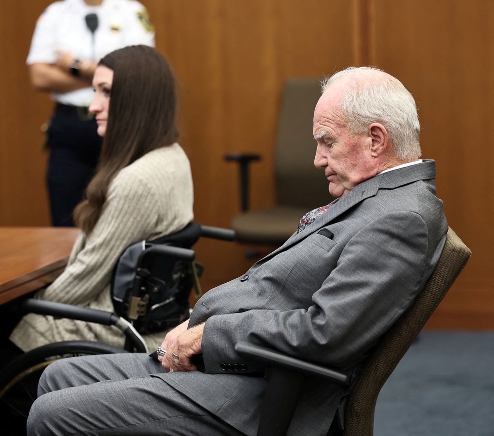 Kevin Reddington reacts to an issue with the jury next to Lindsay Clancy during deliberations in the triple murder trial of Lindsay Clancy, in Plymouth Superior Court, in Plymouth, Massachusetts, U.S., September 3, 2026.   Greg Derr/The Patriot Ledger/Pool via REUTERS (Reuters)