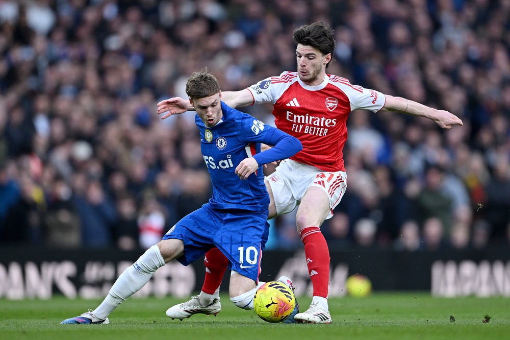 Arsenal host Chelsea on Sunday in an early meeting of the champions and the potential challenger in an unpredictable season (Getty)