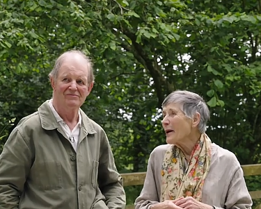 Michael Morpurgo with his wife, Clare (Waterstones/TikTok)
