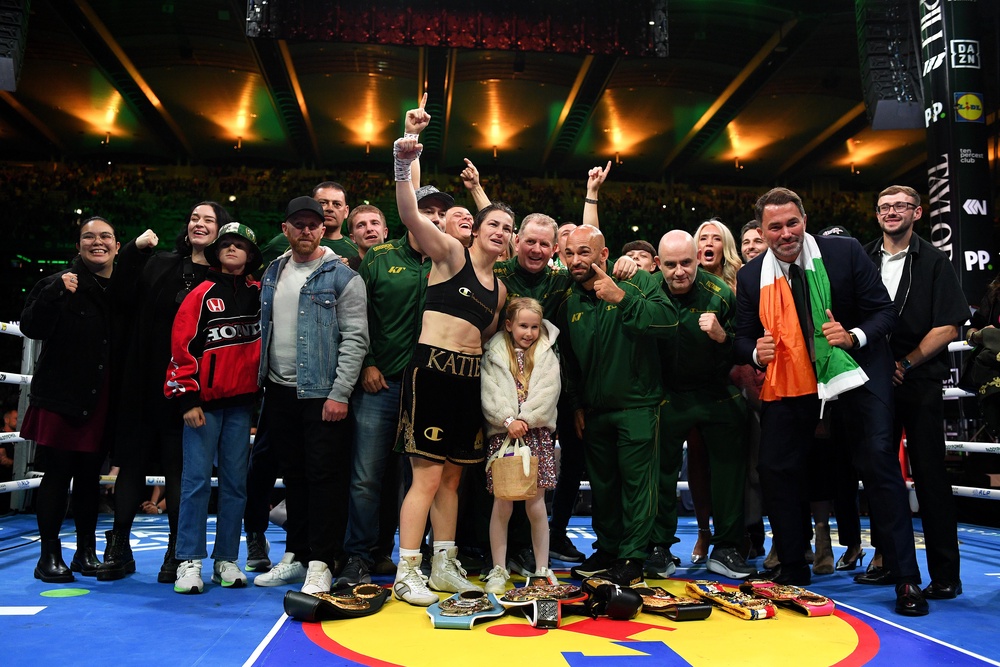 Glove in: Taylor celebrates with her family and team (Getty)