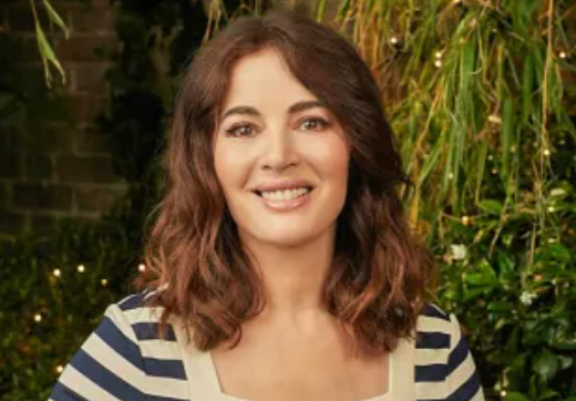 Nigella Lawson claims she’s never intentionally used sexual innuendo: ‘I’m amazed’ (BBC)