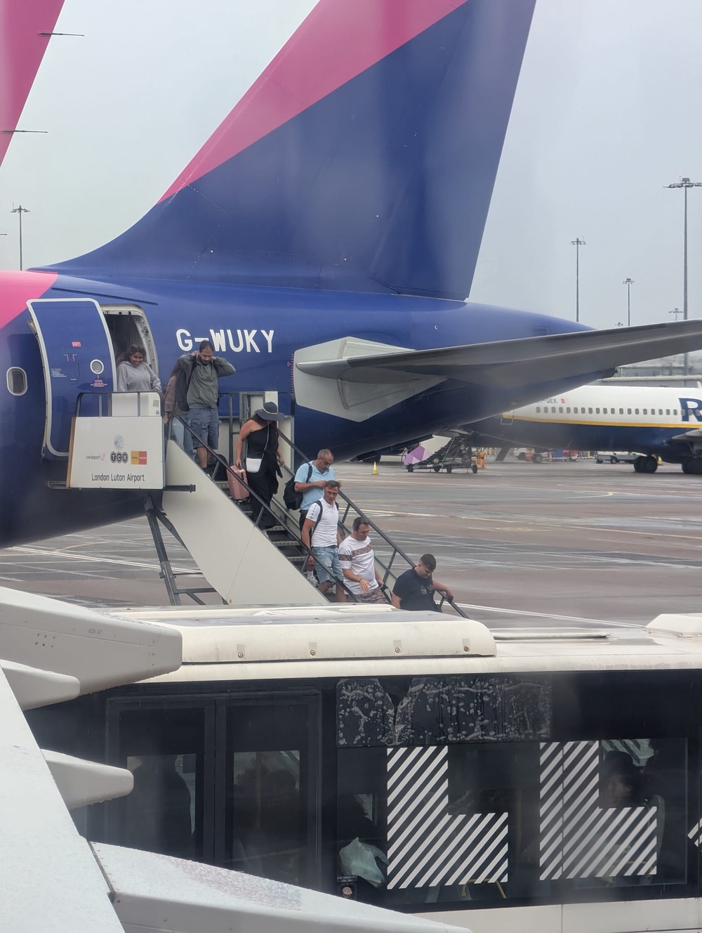 Passengers are leaving the tarmac at London Luton (The Independent)