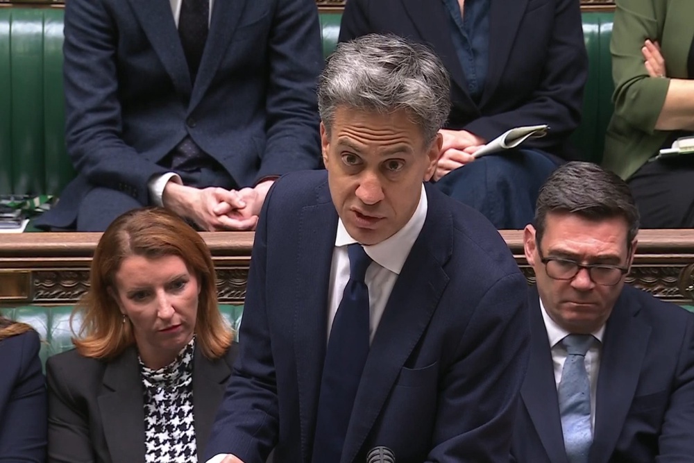 Foreign Secretary Ed Miliband making his statement on Israel-Palestine in the Commons (House of Commons/UK Parliament)