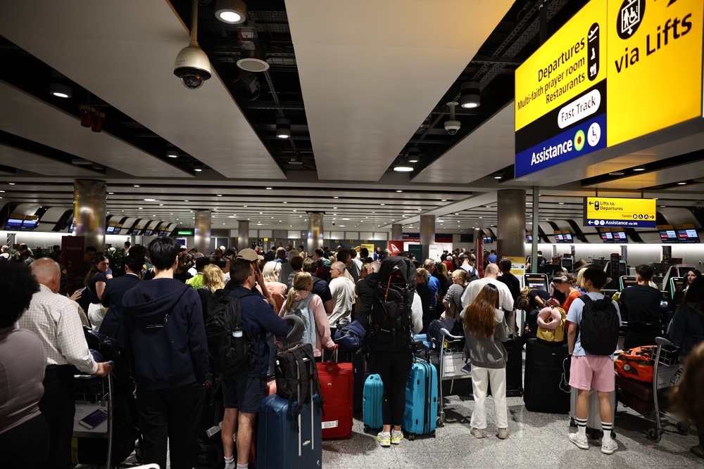 Image from: UK airport delay live: PM refuses to back under fire Nats air traffic control chief after 200 flights cancelled