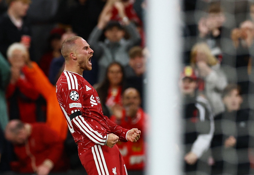 Image from: Liverpool v Atletico Madrid LIVE: Iraola offers Barcola injury update after summer signing limps off in win