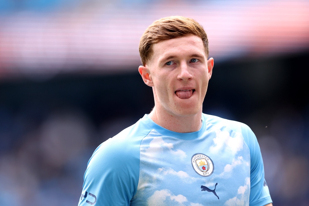 Image from: Man United v Man City LIVE: 10-man City lead with controversial Haaland goal after long VAR check