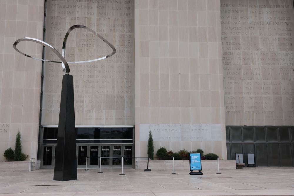 ‘Infinity,’ a three-dimensional interpretation of the infinity symbol, currently stands outside the National Museum of American History on the National Mall (Getty Images)