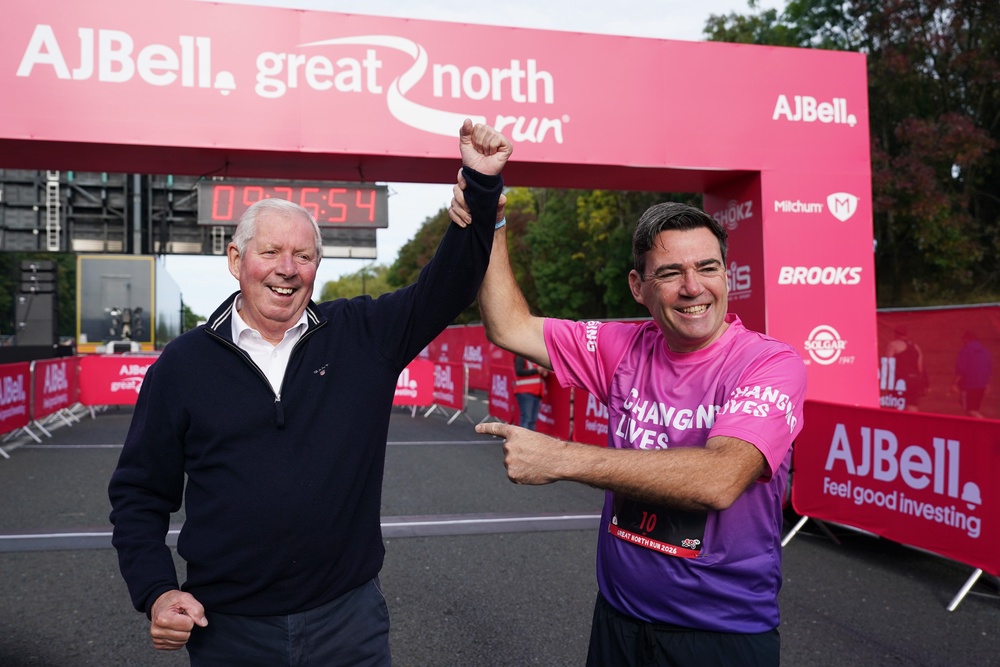 Prime Minister Andy Burnham poses with Brendan Foster as he prepares to run in the Great North Run on September 13, 2026 in Newcastle upon Tyne, (Getty)