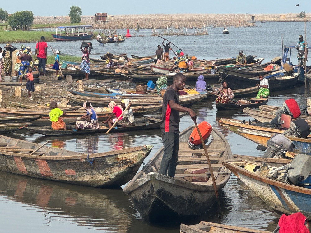 In the lake village of Ganvie preparing to ferry commuters to the mainland back home (Phil Thomas)