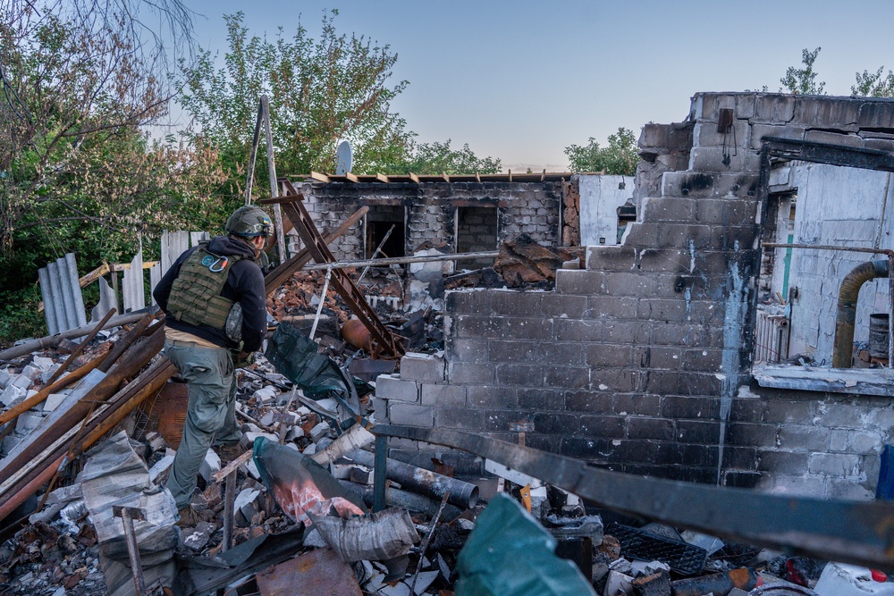 The rescuers travel to some of the most dangerous frontline areas in eastern Ukraine (PETA Germany)
