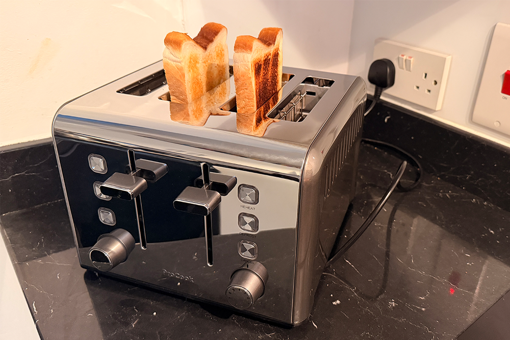 The toaster boasts seven browning settings (Rachael Penn/The Independent)