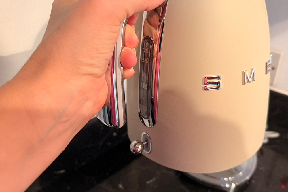 The 360-degree swivel base is a great touch (Rachael Penn/The Independent)