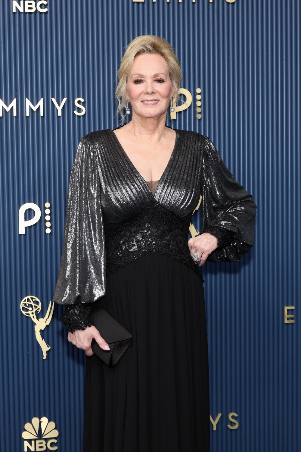 Jean Smart knows how to dress and she rarely misses. The boring black can be overlooked because of the contrast this gown had. It fit well and she looked stunning (Getty)
