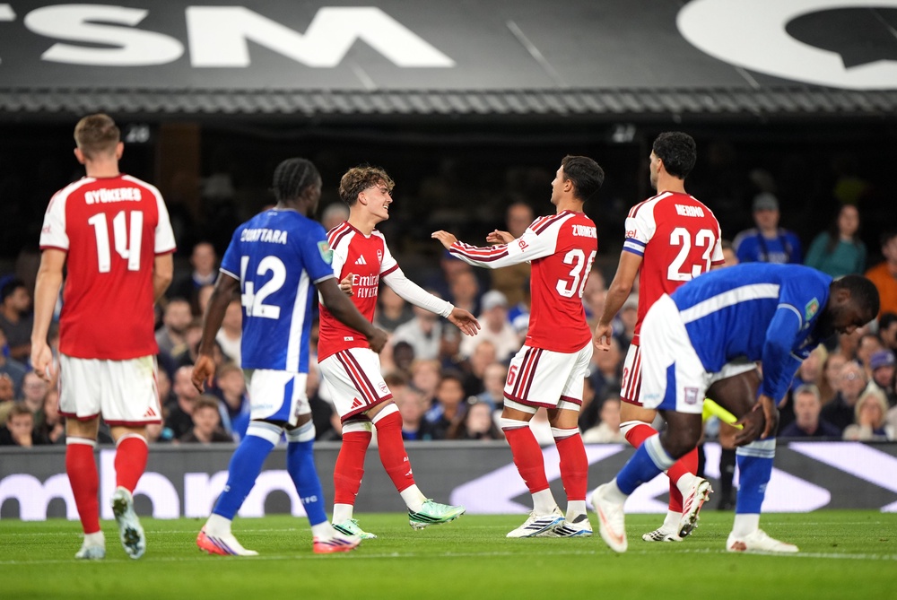 Arsenal eased into the next round (Joe Giddens/PA)