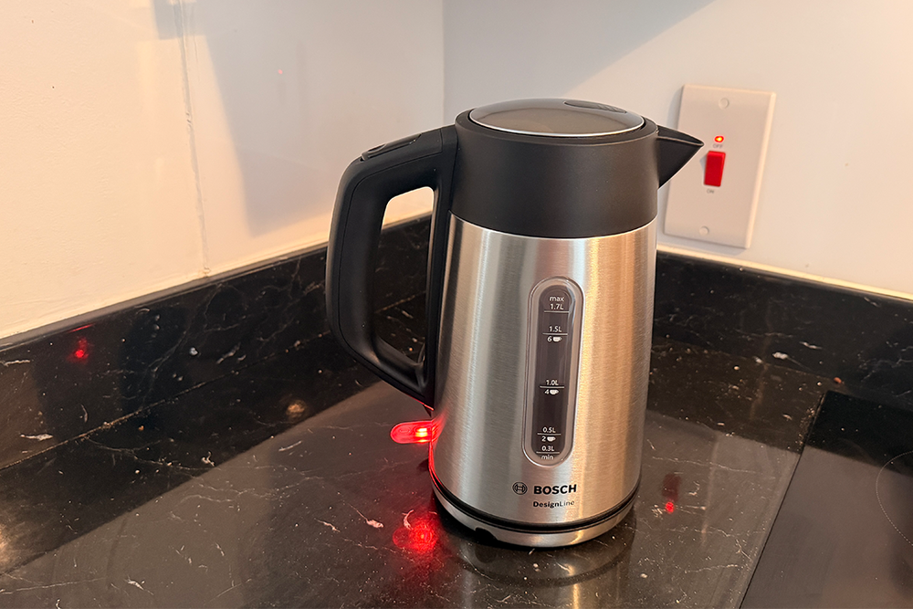 The kettle is very easy to handle (Rachael Penn/The Independent)