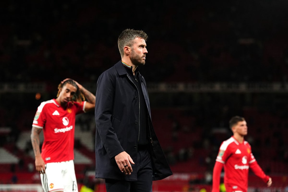 Image from: Fulham v Man United LIVE: Lisandro Martinez own goal ignites life into dire Premier League contest