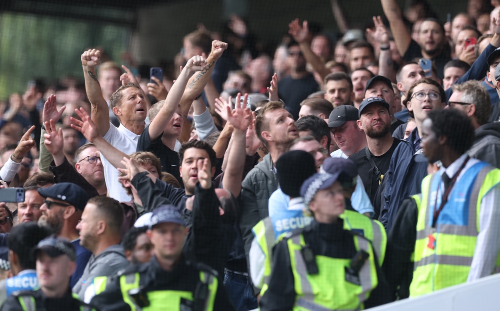 The Met Police threw a “ring of steel” at The Den on Saturday,  to ensure there was no repeat of the violence which has marred this fixture in previous seasons. (Getty)