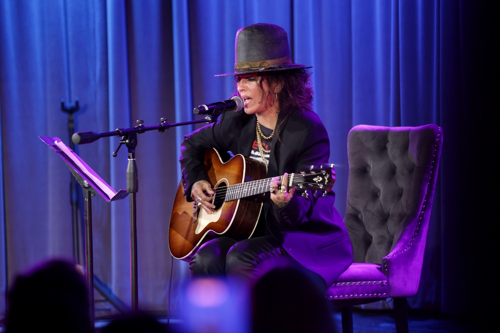 Linda Perry has encouraged artists to ‘embrace’ AI (Getty)