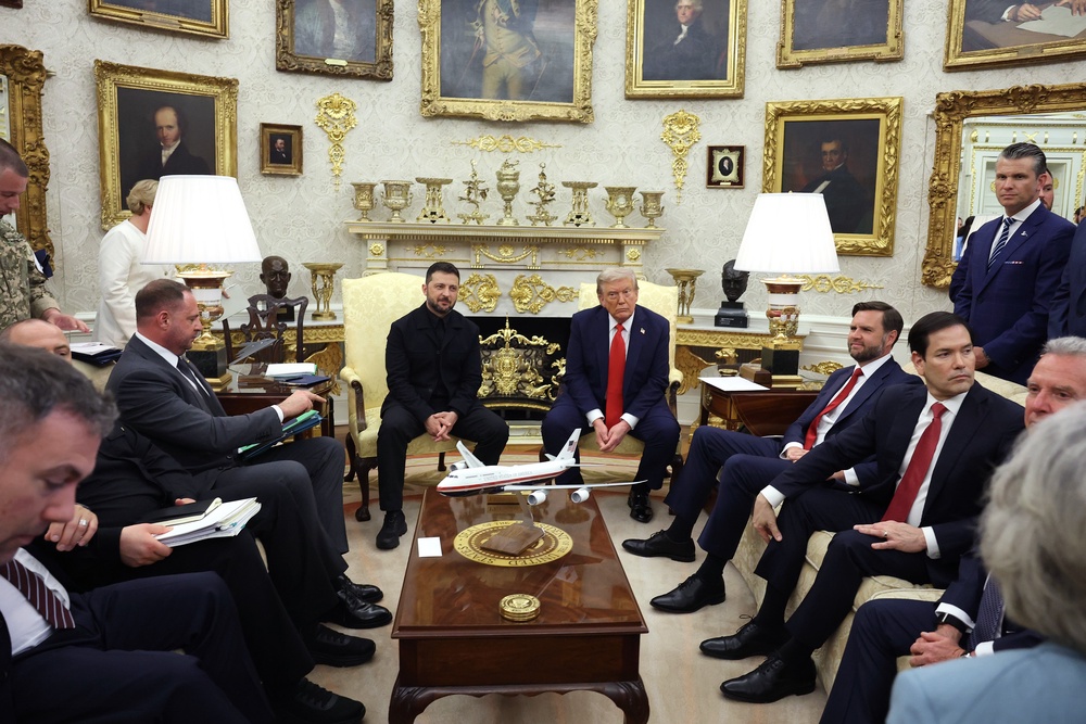 President Donald Trump meets with Ukrainian President Volodymyr Zelensky at the White House on August 18, 2025 (Getty)