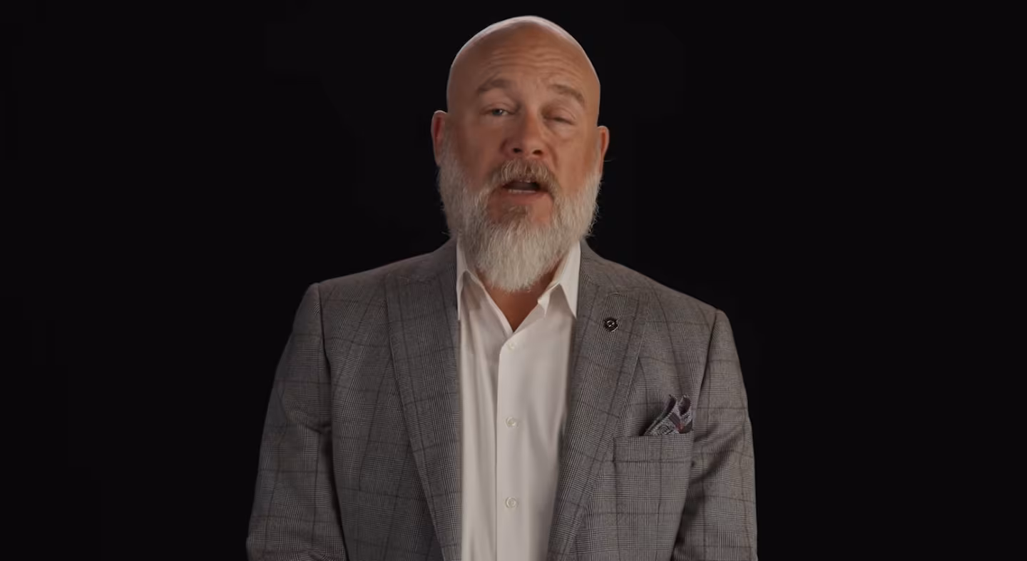 Bryan Seaver has been accused of referring to himself as an “international arms dealer” (YouTube/Dolly Parton)